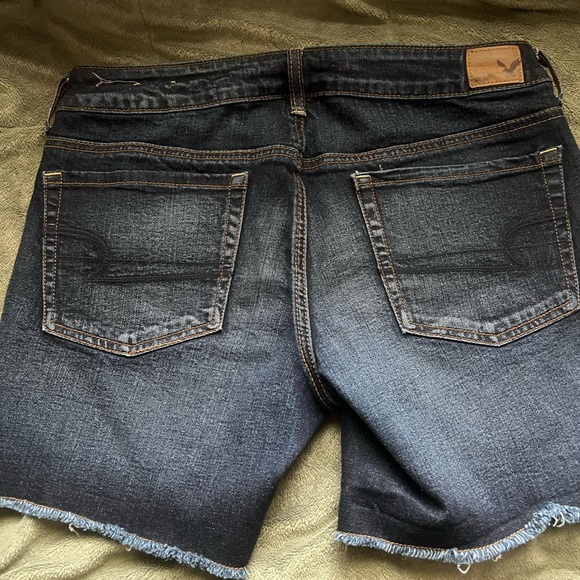 American Eagle Outfitters, Denim short. Size 6 - Picture 2 of 4